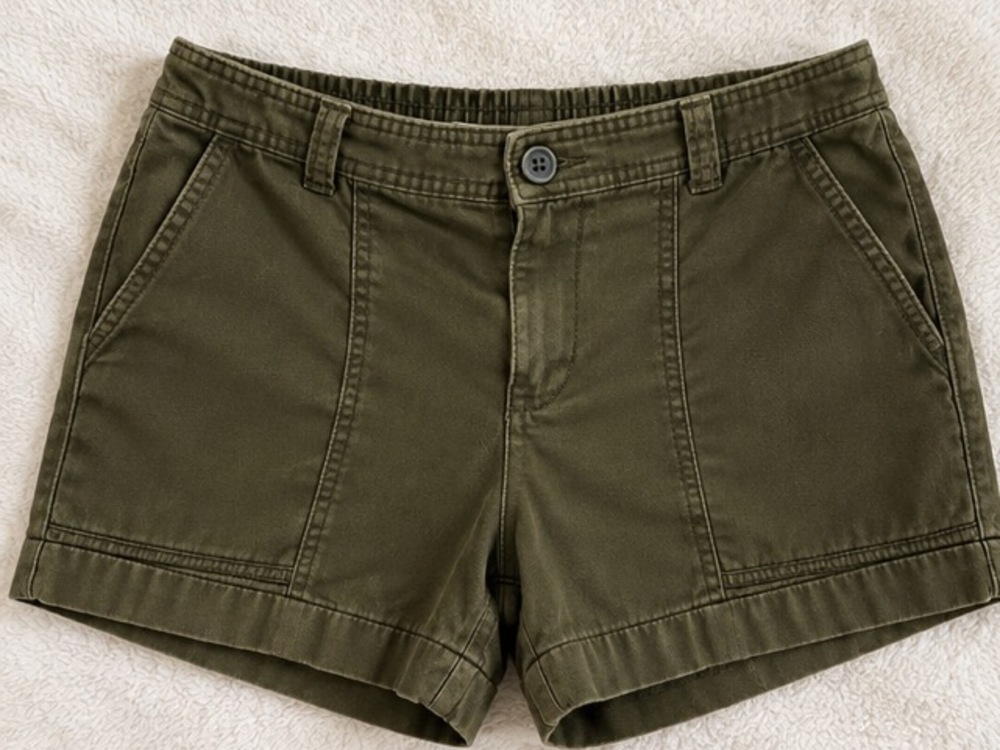 Old Navy Women's OG Chino Utility Shorts Olive Green Size 8 High Rise Cotton